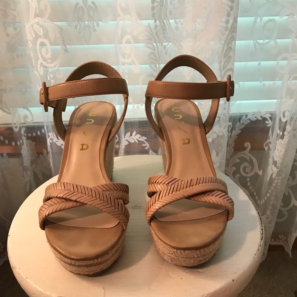 UNISA nude low wedge shoes